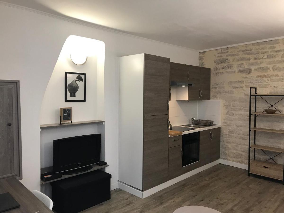 Appartement Climatise Barjac Centre Ville Extérieur photo